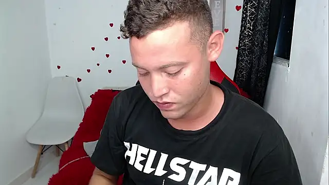 sven_fox723 Show Webcam