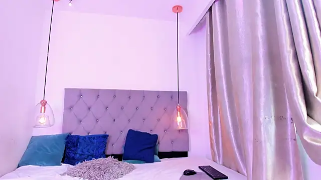 your_d0ll1 Webcam Show