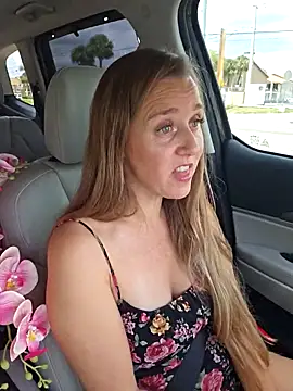 Skyellar: διαδικτυακό σόου στην κάμερα