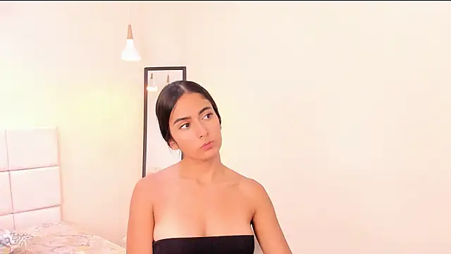 XXX chat uživo modela your_khloe