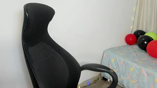 Chatroom XXX en direct de kendall_hernandez