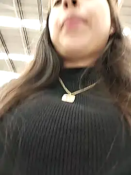 XXX chat uživo modela MaskedLatinaX