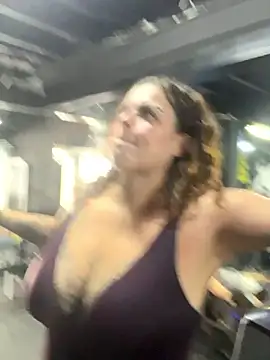 MiaHotboobs' Webcam Show