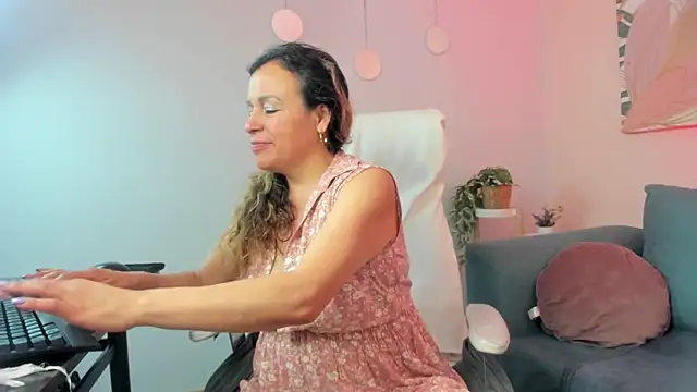 Ivonne_4's Live XXX Chat