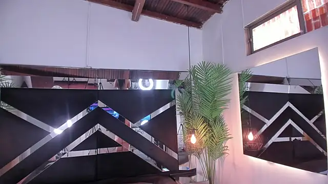 emily-fox's Live XXX Chat