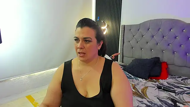 martina_foxy_ Chat XXX live