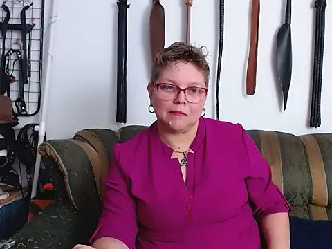 XXX chat uživo modela Leah_R