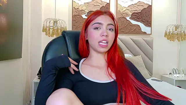 Polygonniaa: онлайн-секс-чат