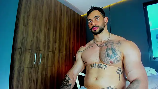 massimo_visconti live XXX chat