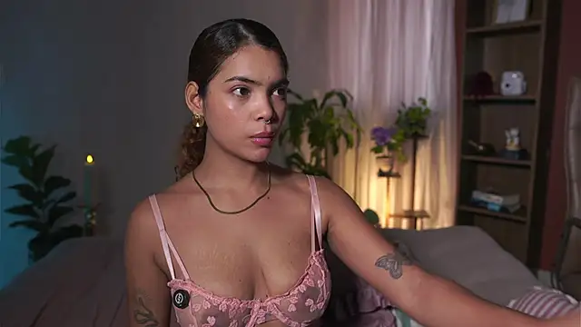 HannahEvanssのライブXXXチャット