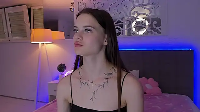 LuisaClover Live XXX Chat