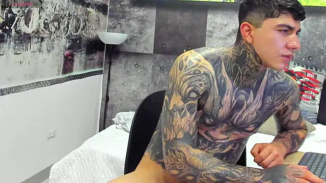 Chat +18 de Gury_tattoo ao vivo