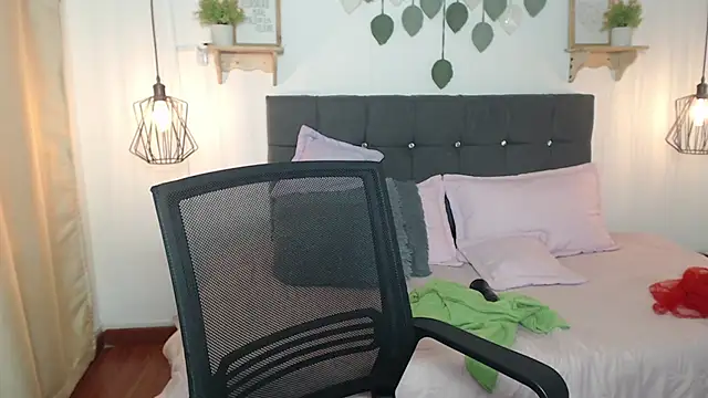 Chatroom XXX en direct de Emma_hassani