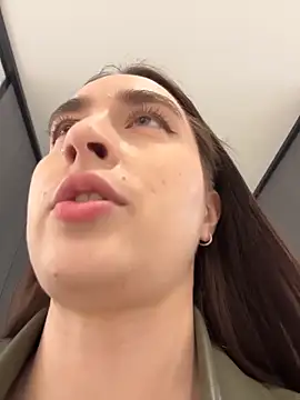 Holly_Play Chat XXX live