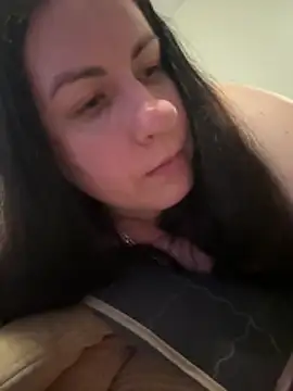 Evelinia Adlı Modelin Canlı XXX Sohbeti