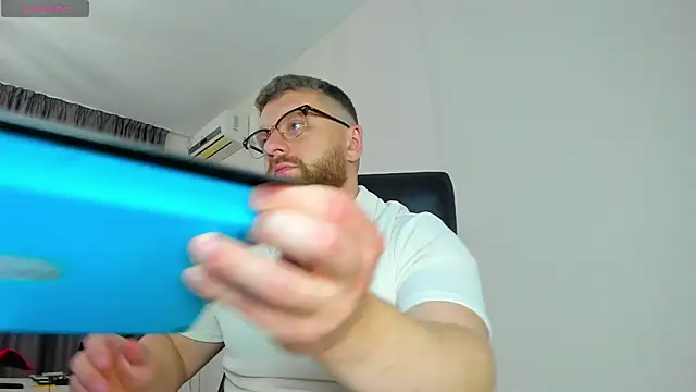 Findom_guy 现场XXX聊天