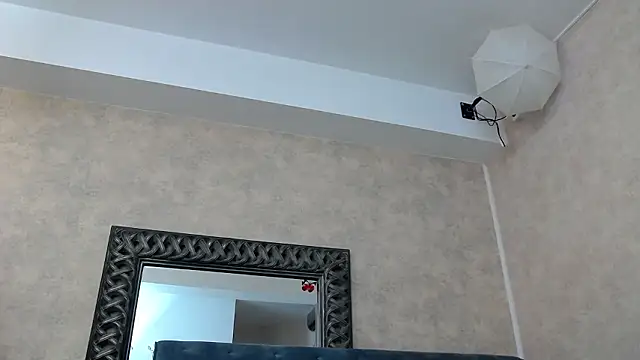 SaraEliseのライブXXXチャット