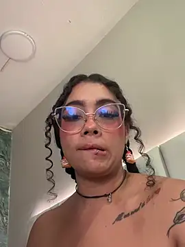 antonelllepiercee Chat XXX live