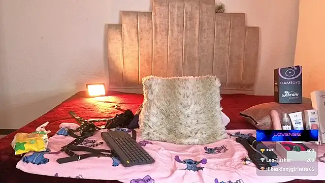 Petite_pepper élő XXX-chatje