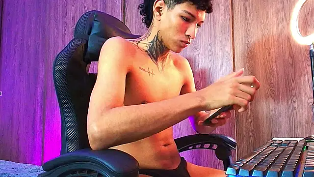 Show modela im_Usuga na web-kameri