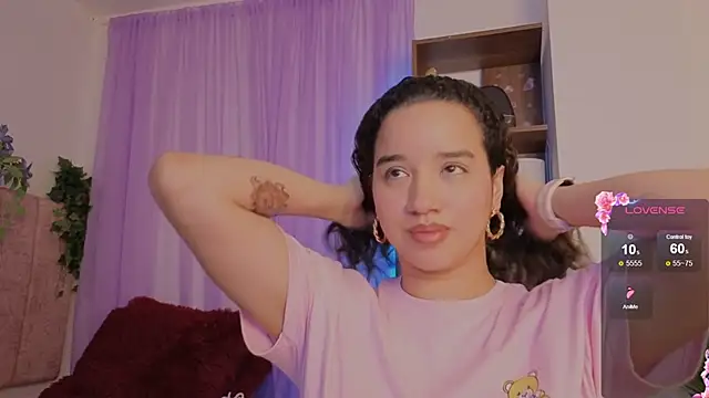 Chatroom XXX en direct de emilyrouxe