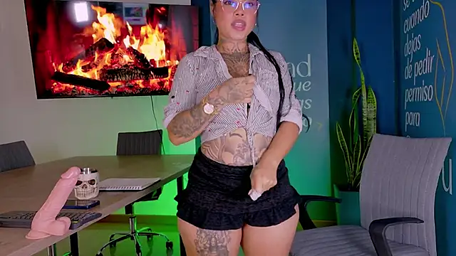 دردشة madyson_fox الجنسية المباشرة