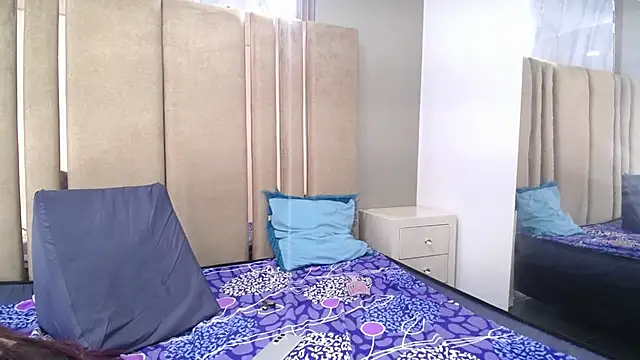 Czat XXX na żywo – violet_angel13