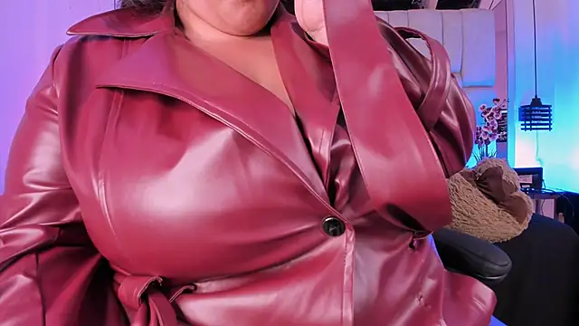 AmberiniHoffman: онлайн-секс-чат