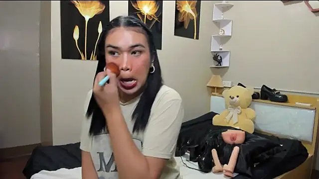 hugecelestina 在線直播表演