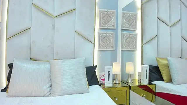 XXX chat uživo modela KarinaaCoxx