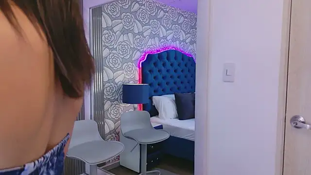 XXX chat uživo modela MarilynFoox