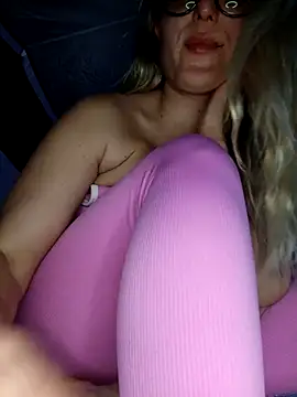 dolcehelena993のライブXXXチャット