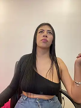 Chatroom XXX en direct de Alanna_atm_