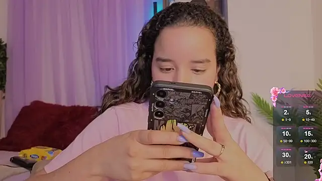 emilyrouxeのライブXXXチャット