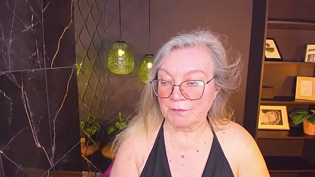 NataliMellow Adlı Modelin Canlı XXX Sohbeti