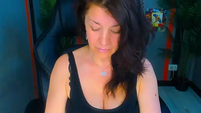 AnaMills' Live XXX Chat