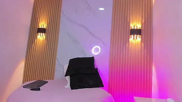 Miss_ElektraNova webcam show