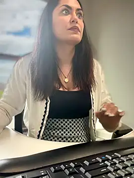 YourQueen18's Webcam Show