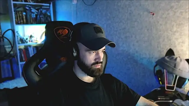 _Mostly_ Pertunjukan Webcam