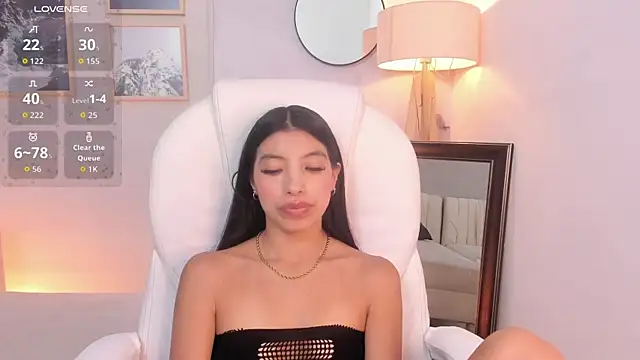 Tiffany_Low Adlı Modelin Canlı XXX Sohbeti