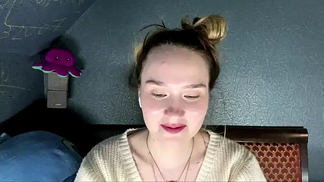 CarmelaLiebherr Adlı Modelin Canlı XXX Sohbeti