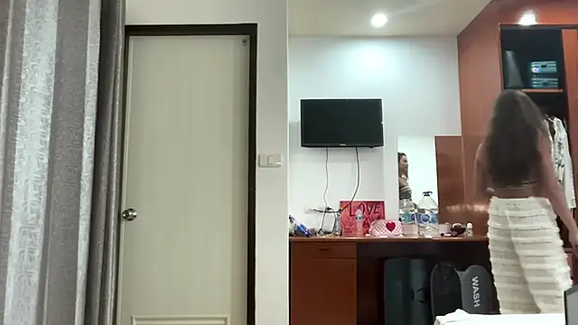 kamila_18_french Adlı Modelin Canlı XXX Sohbeti