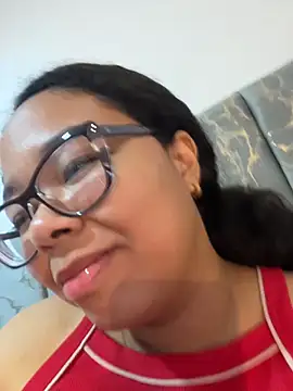 XMara: διαδικτυακό σόου στην κάμερα