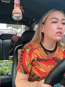 Danielavegax Adlı Modelin Canlı XXX Sohbeti