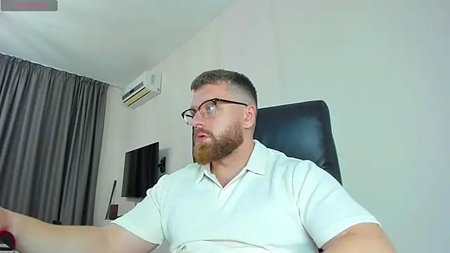 Findom_guy webkamerás műsora