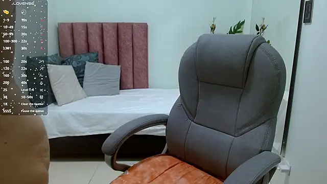 sophia_hadid live XXX chat