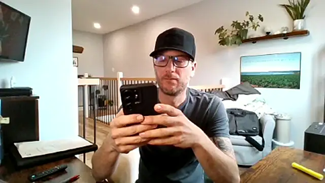 Pokazy przed kamerką – Bigdicktrav902