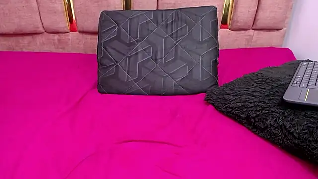 CHLOESHOW élő XXX-chatje