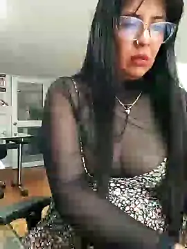 Онлайн чат XXX aisha_latina