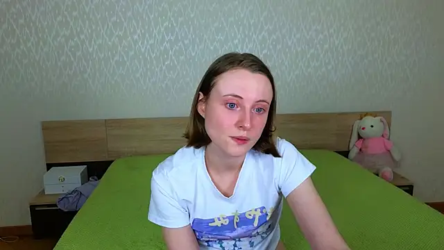 Cowell_AdelinaのライブXXXチャット